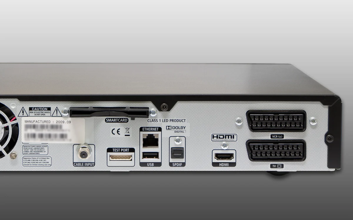 Digital media streaming device and electronic hardware for home entertainment